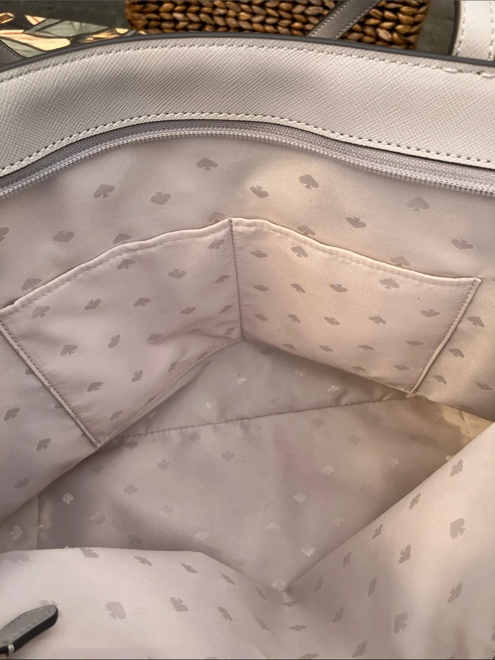 kate spade light gray Dana leather tote with daisy charm